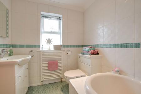 EN SUITE
