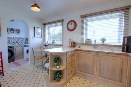 KITCHEN/BREAKFAST ROOM