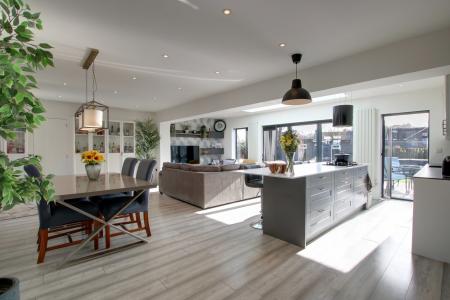 KITCHEN DINING AREA