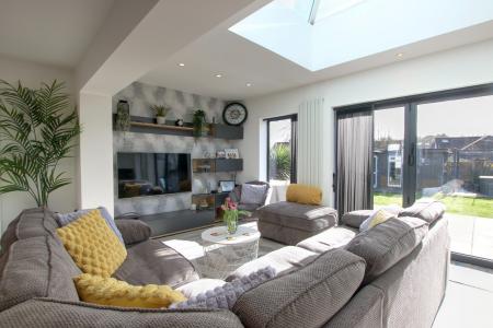 LOUNGE AREA