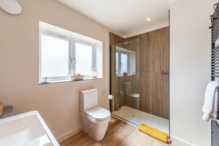 ENSUITE - BEDROOM ONE