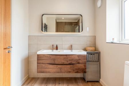 ENSUITE - BEDROOM ONE