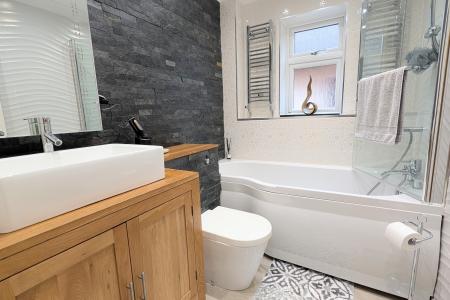 EN SUITE