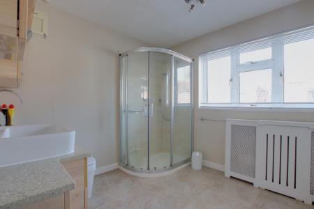 SHOWER ROOM - 1ST FLOOR