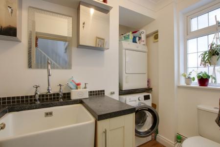 UTILITY / CLOAKROOM