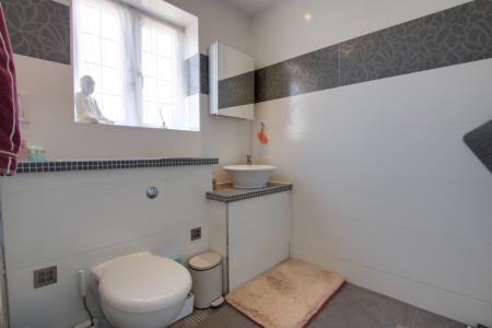EN SUITE