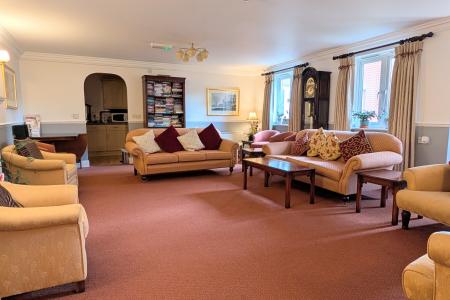 COMMUNAL LOUNGE