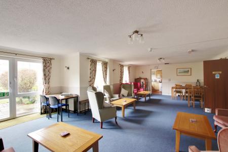 COMMUNAL LOUNGE