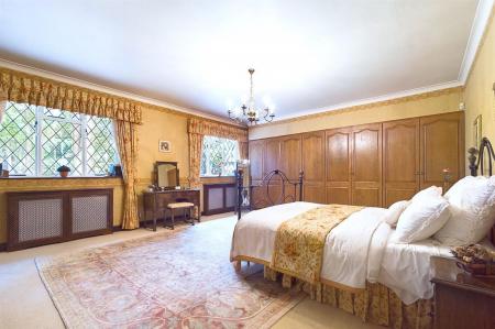 Master Bedroom 2 .jpg