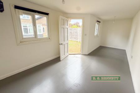 Outbuilding (home office/gym)