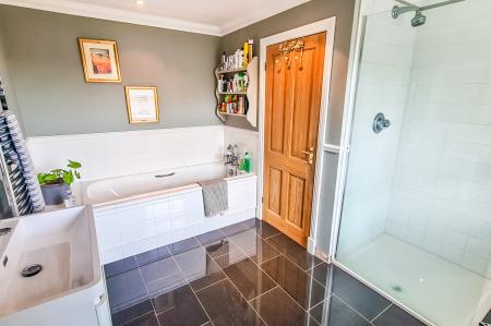 En-suite bathroom