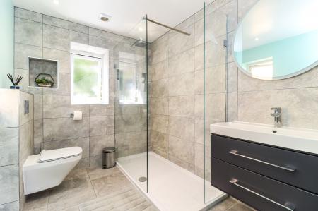 En suite - View 1
