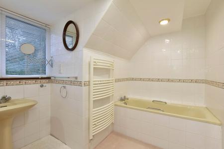 1st Floor Family Bathroom - View 1