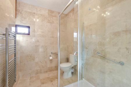 ANNEXE: SHOWER ROOM