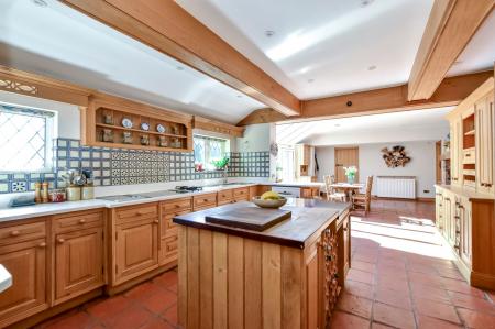 KITCHEN-BREAKFAST ROOM