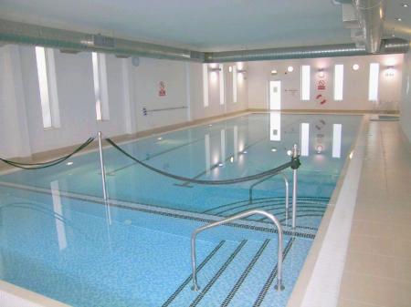 Cassio Metro Residents Pool-Spa Complex