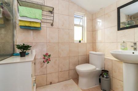 Ground Floor Shower-WC