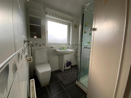 FIRST FLOOR SHOWER ROOM