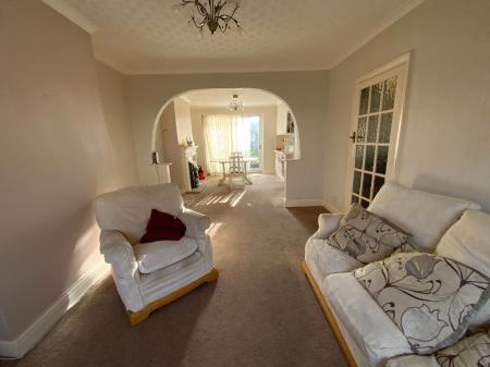 LIVING ROOM 27'5 x 11'2