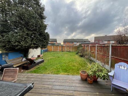 REAR GARDEN approx 60ft