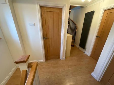FIRST FLOOR LANDING
