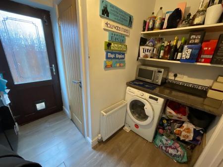 UTILITY AREA 9'7 x 7'1