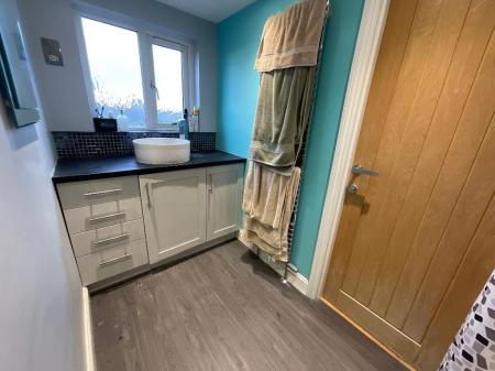 SECOND FLOOR SHOWER ROOM