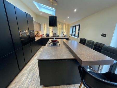 KITCHEN 21' x 10'9