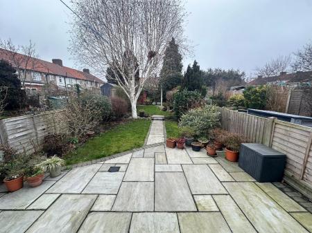 REAR GARDEN approx 70ft