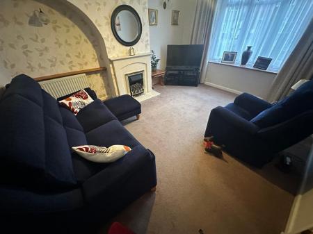 LIVING ROOM 15' x 11'8