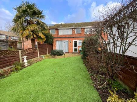 REAR GARDEN approx 40ft