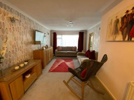 LIVING ROOM 24'8 x 10'11