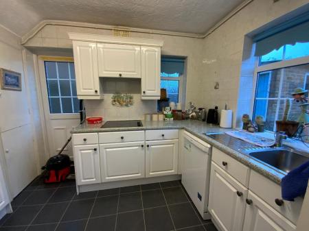 KITCHEN 11'8 x 8'8