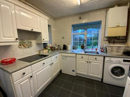 KITCHEN 11'8 x 8'8