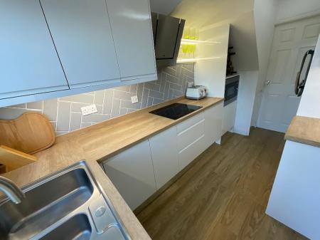 KITCHEN 12'5 x 6'7