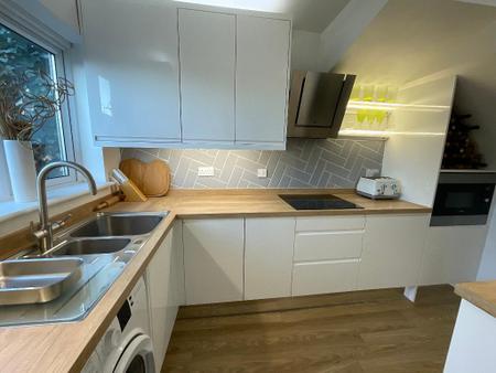 KITCHEN 12'5 x 6'7