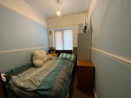 BEDROOM THREE 10' x 6'4