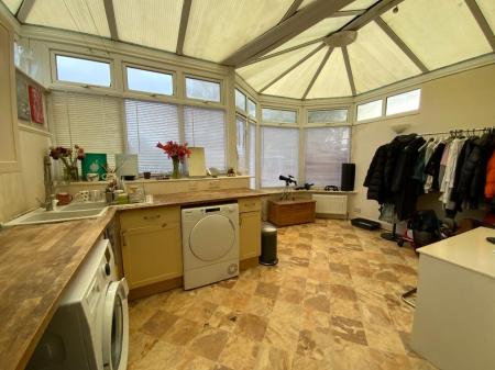 CONSERVATORY 15'7 x 11'8