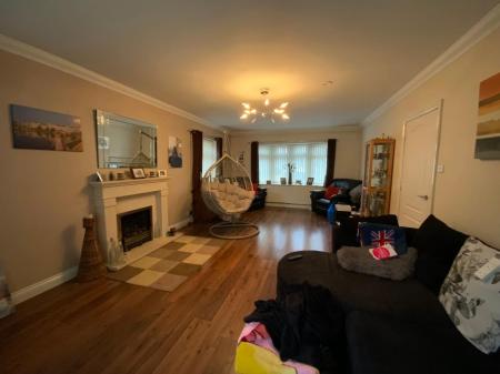 LIVING ROOM 24'4 x 12'10