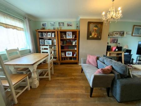 LIVING ROOM 21'8 x 11'