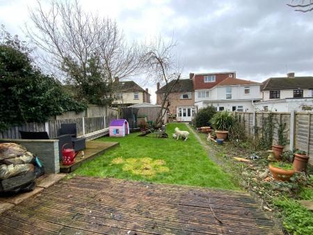 REAR GARDEN approx 90ft