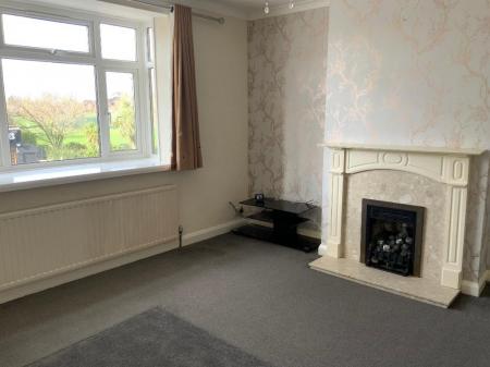 LIVING ROOM 14' x 13'