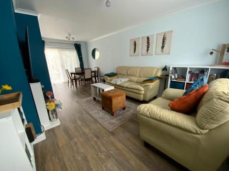 LIVING ROOM 22'5 x 11'7