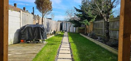 REAR GARDEN approx 70ft