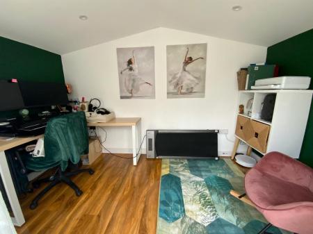 SUMMERHOUSE 10'8 x 6'9