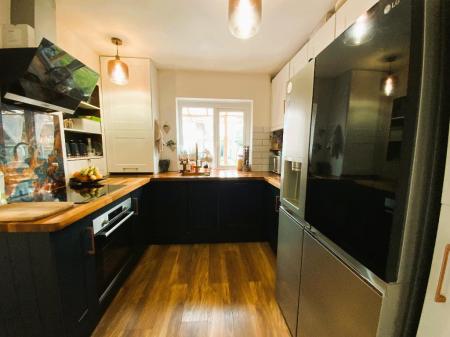 KITCHEN 11'8 x 8'10