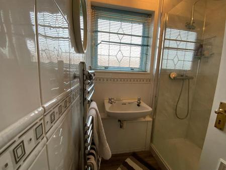 FIRST FLOOR SHOWER ROOM