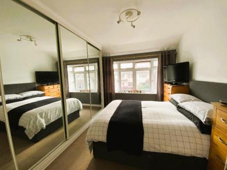 BEDROOM TWO 13'6 x 10'4