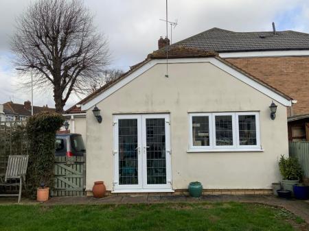 OUTBUILDING 15'1 x 8'3