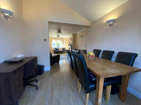 DINING AREA 9'9 x 8'7